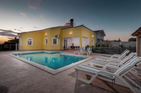 Beautiful villa Anstika with private pool in Pula